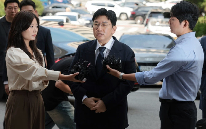 檢, `사기적 부정거래` 방시혁 구속영장 반려…"보완수사 요구" (상보)