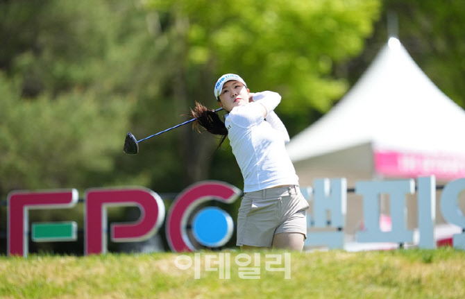 [포토]최정원,첫 티샷은 실수없다