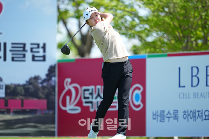 [포토]조혜림,선두를 향하여