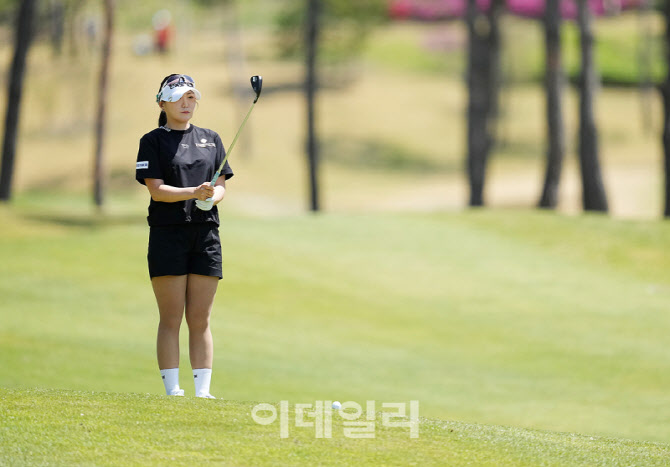 [포토]조아연,신중하게 핀을 노린다