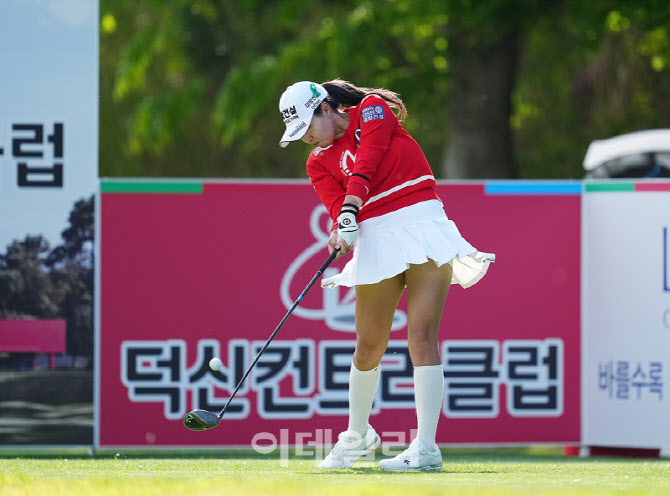 [포토]성유진,버디 노리는 임팩트
