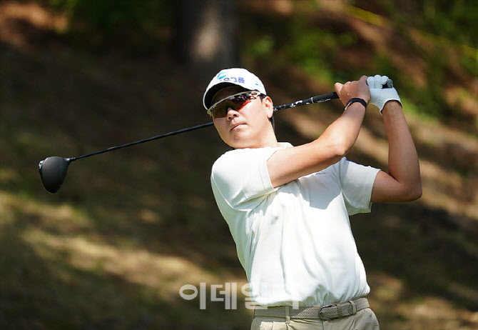 [포토] 타구 바라보는 이정환