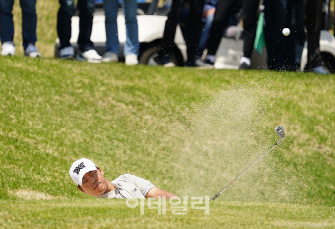 [포토] 신상훈, 그린사이드 벙커 탈출