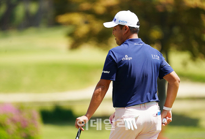 [포토] 이태훈, 디팬딩 챔프의 여유