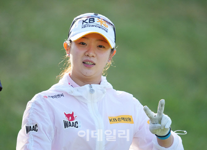 [포토]이지민,무빙데이 밝은 브이