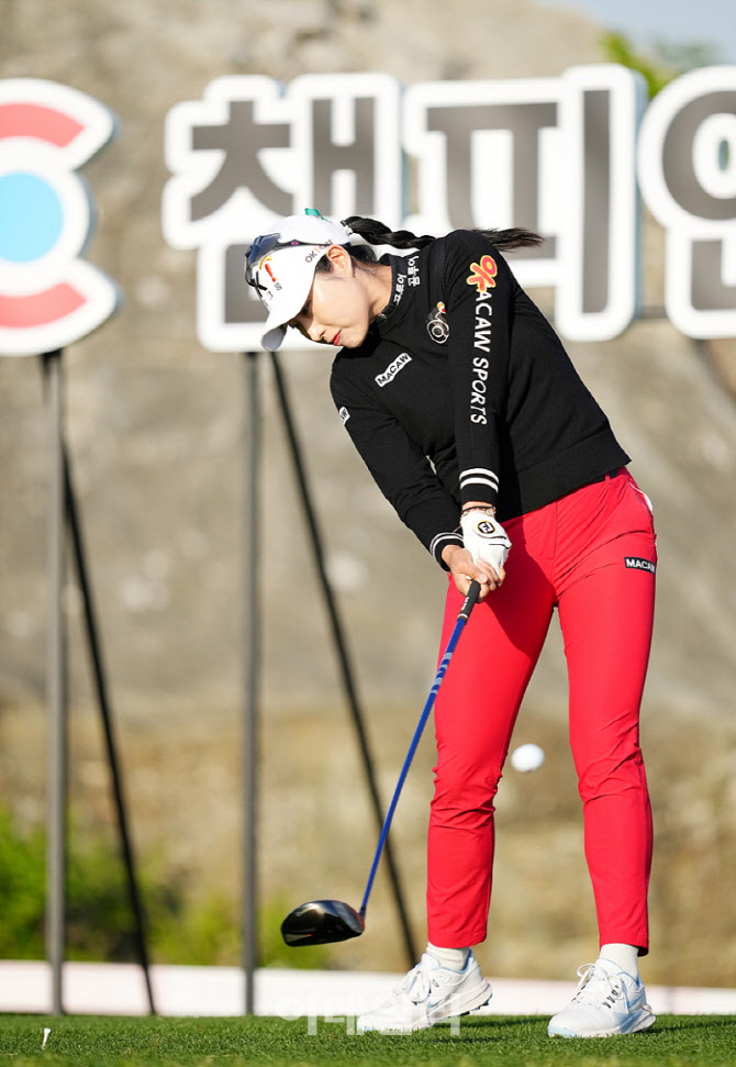 [포토]김우정,노련한 첫 임팩