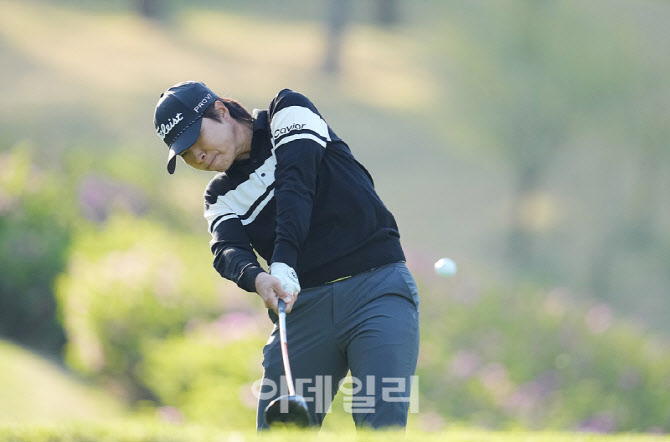 [포토]김지수,파워넘치는 첫 티샷