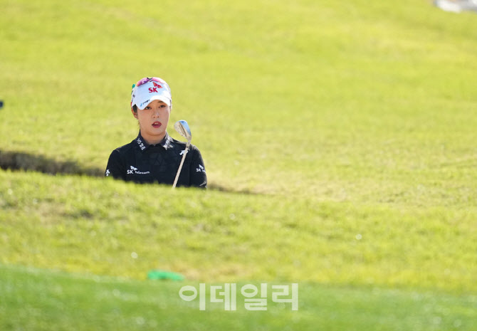 [포토]김재희,벙커샷을 준비한다