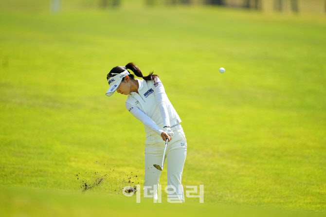 [포토]이예원,강한 어프로치 임팩트