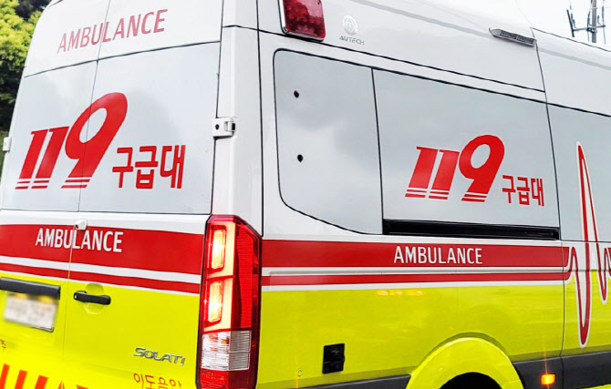 서울 낙성대역 인근 주유소에 차량 돌진…인명피해 없어