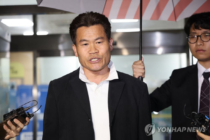 '5·18 북한 개입' 전한길, 시민단체에 피고발
