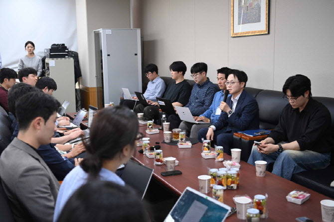 김정관 산업장관 "삼성전자 파업 상상 어려워…성숙한 판단 촉구"