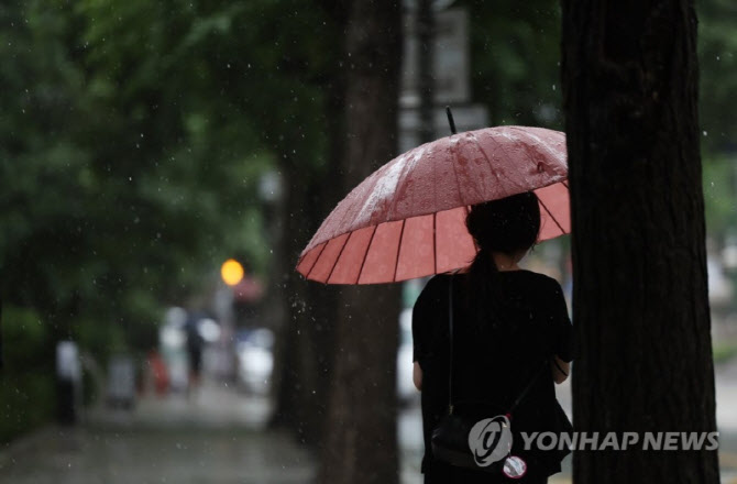 수도권·강원 곳곳 비…낮 기온, 평년과 비슷[오늘날씨]