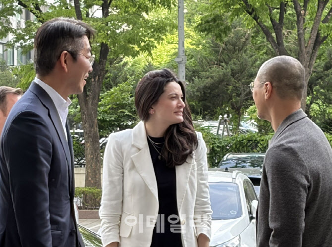 젠슨 황 장녀 "LG전자와 만남 '판타스틱'…로봇·AI 인프라 협력"(종합)