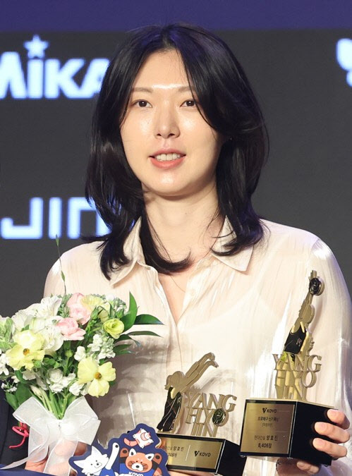 '블로킹퀸' 양효진, 양효진, 코트 떠나 마이크 잡는다