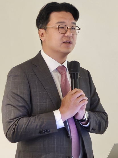 이환철 엘앤씨바이오 회장 “ECM은 재생의학...의료기기보다 철저히 관리”