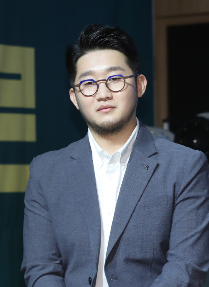 檢, '버터 없는 버터 맥주' 판매 어반자카파 박용인에 징역 1년 구형