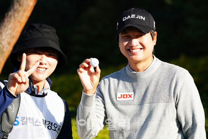 [포토] 왕정훈, 기분 좋은 샷이글