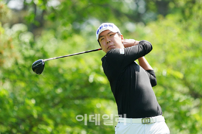 [포토] 정유준, 파워샷을 날린다