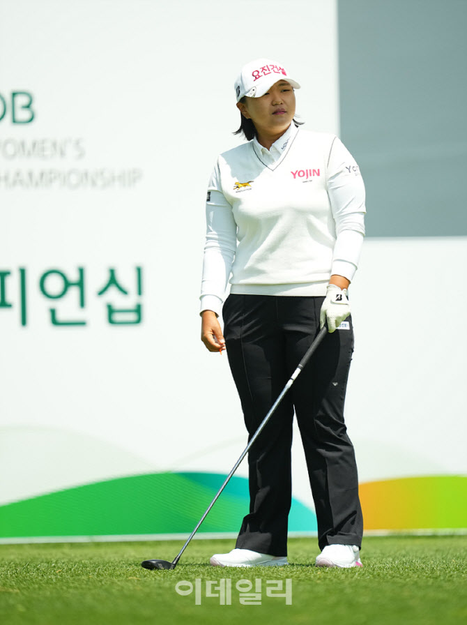 [포토]신다인,차분히 방향을 본다