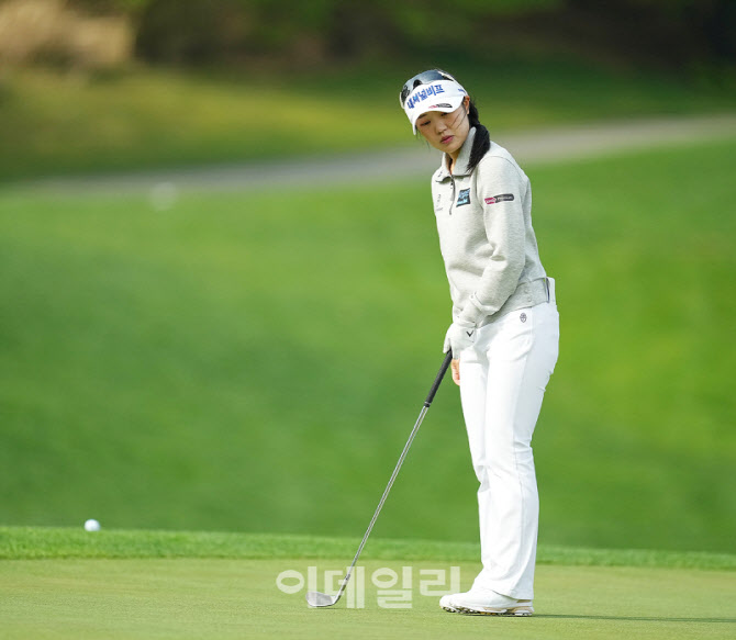 [포토]전효민,버디길을 찾아본다
