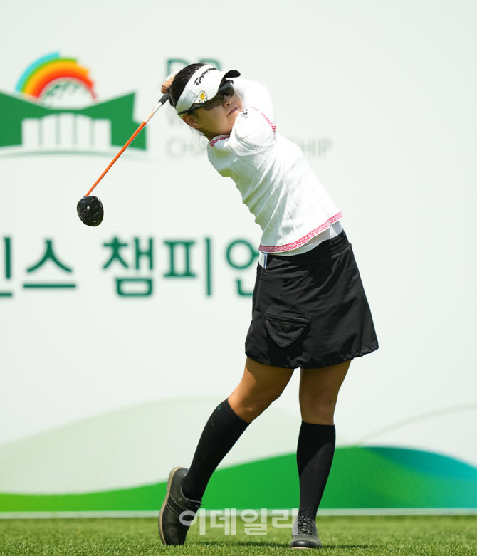 [포토]김소정,첫 버디를 향하여