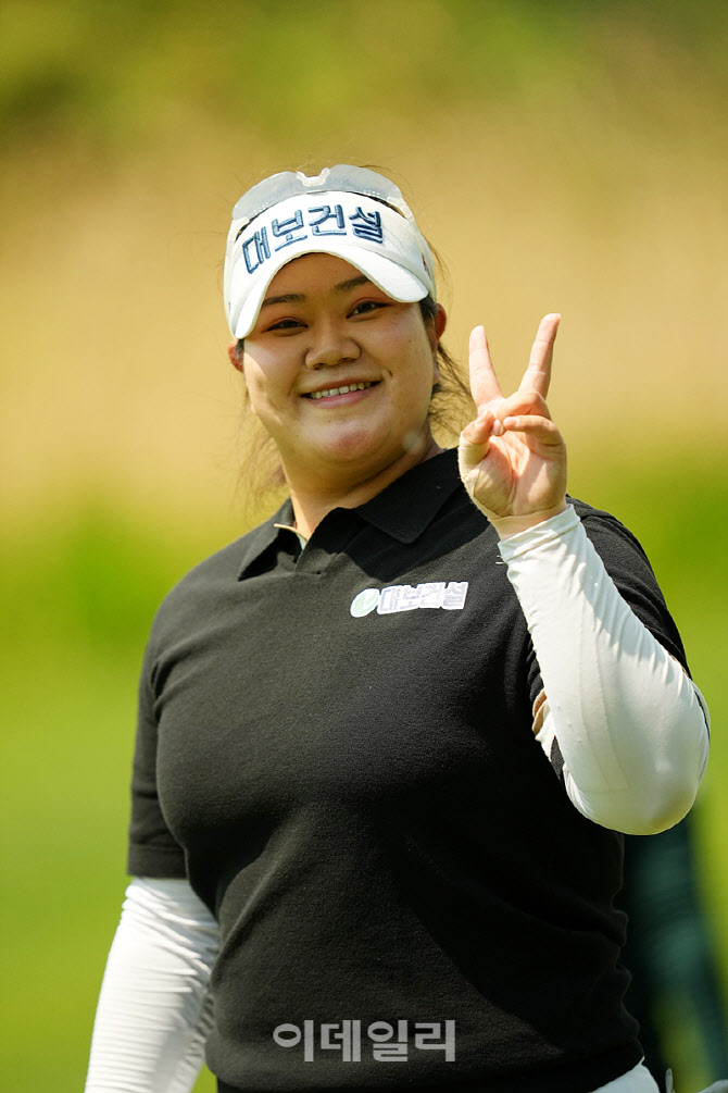 [포토]송은아,밝은 브이로 인사