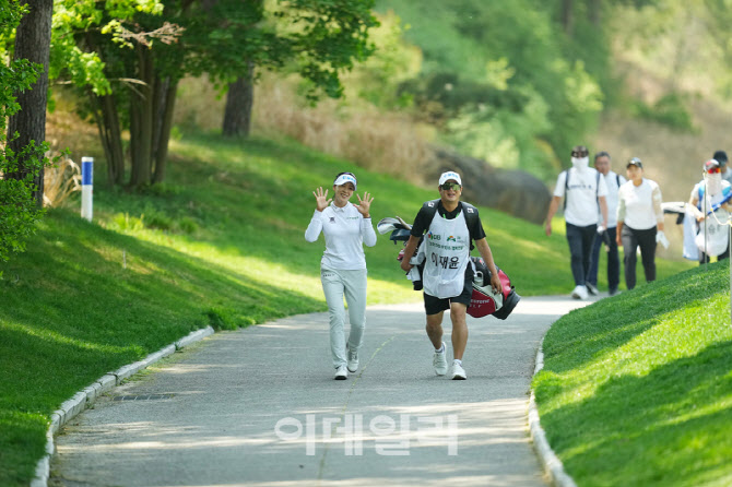 [포토]이재윤-김재영,봄날의 동행