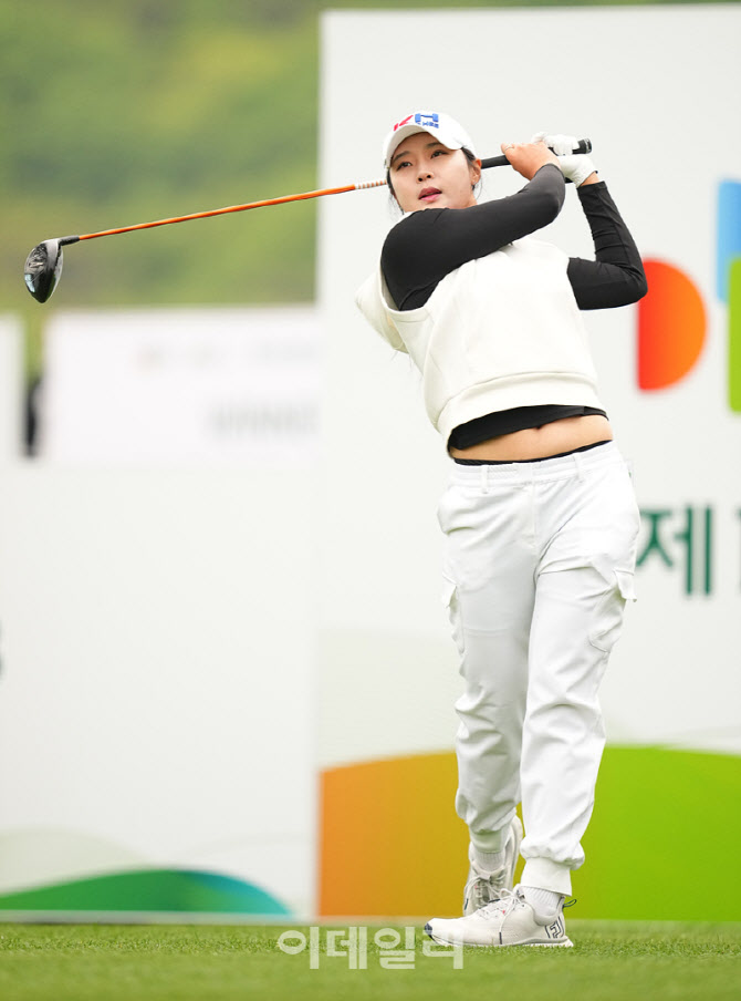 [포토]조은채,유연한 첫 티샷