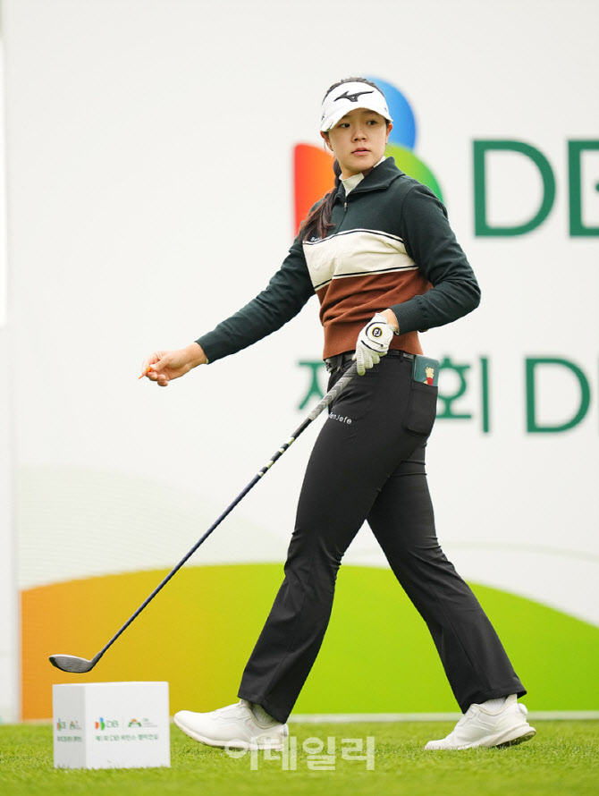 [포토]신지우,타구 방향 확인