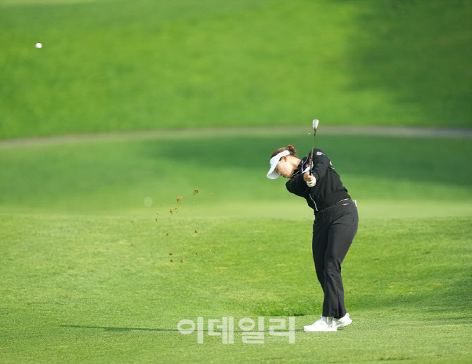 [포토]김민솔,기술적인 어프로치