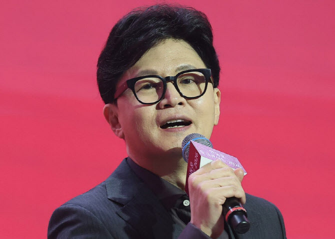 한동훈 “민주당 아닌 나와 싸운다”…국힘 향해 직격