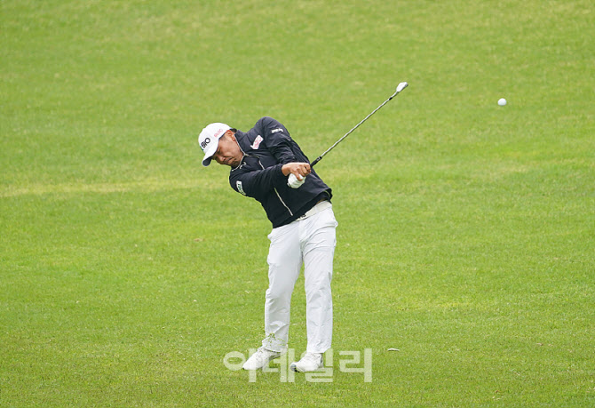 [포토] 이대한, 그린에 올린다