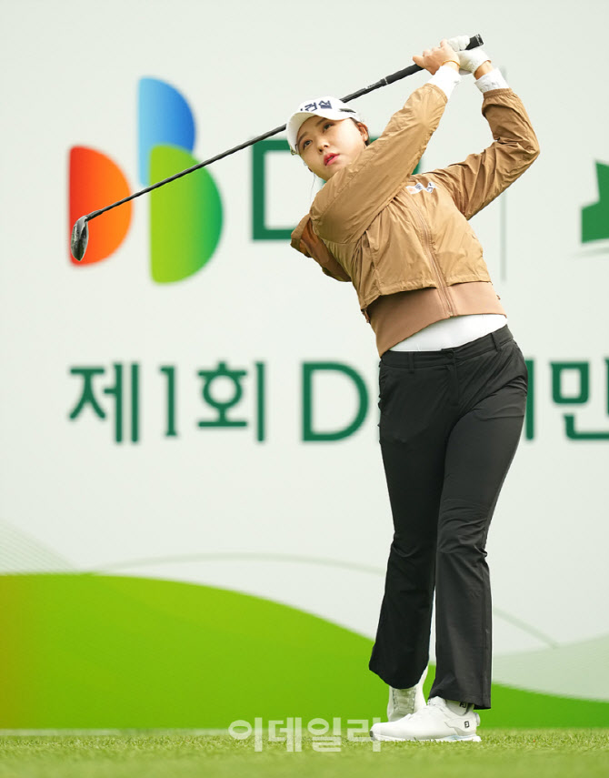 [포토]문정민,유연한 첫 티샷