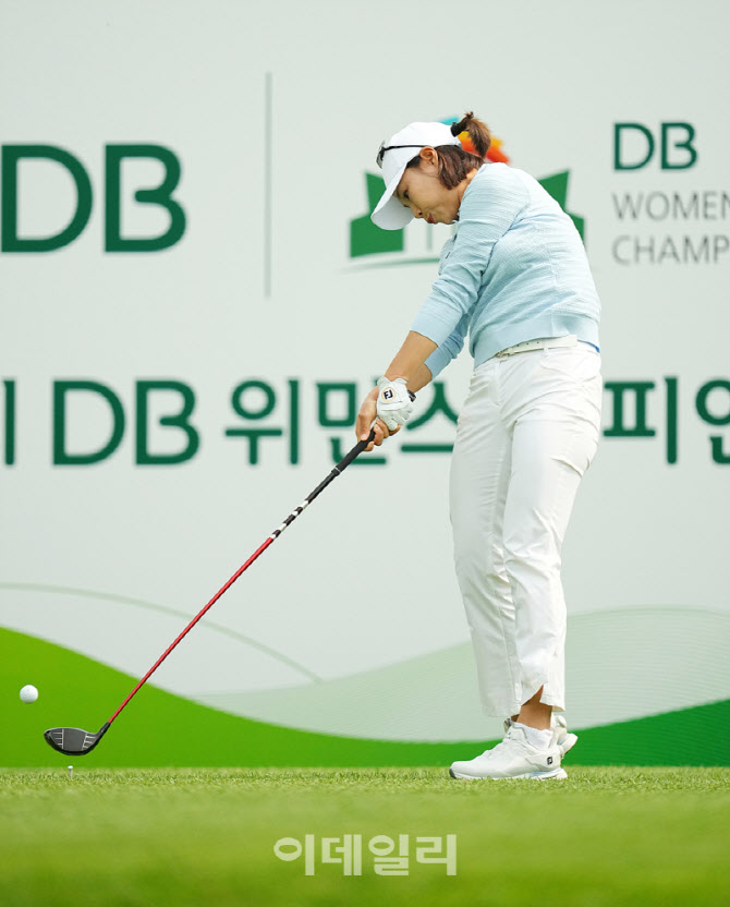 [포토]최민경,신형 드라이버 파워 임팩트