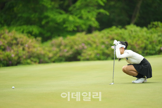 [포토]전효민,버디 노리는 시선