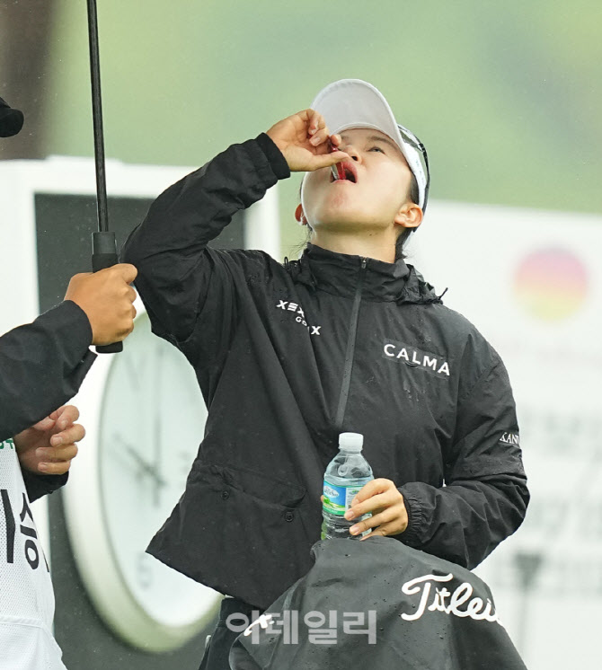 [포토]이승연,최종일은 우승 에너지를 먹는다