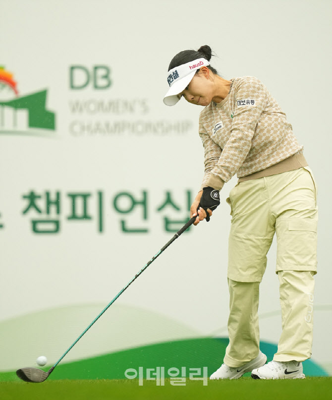 [포토]서어진,부드러운 첫 임팩트