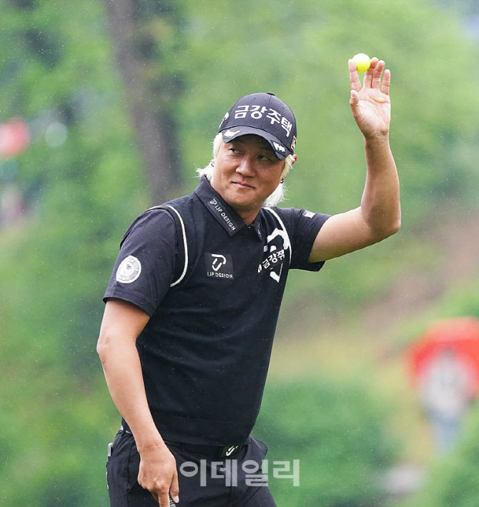 [포토] 허인회, 응원에 힘입어 우승 갑니다