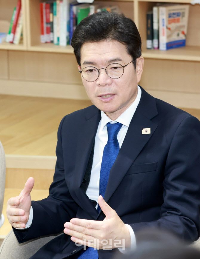 '지방선거 D-30' 7000피 앞두고 정원오, 정은보 만난다…한국거래소 방문