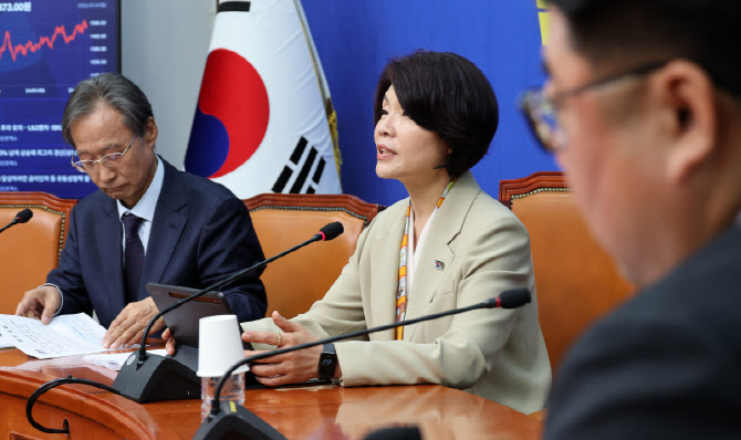 與, 어린이 공약 발표…펀드 도입→24시간 의료 체계 구축