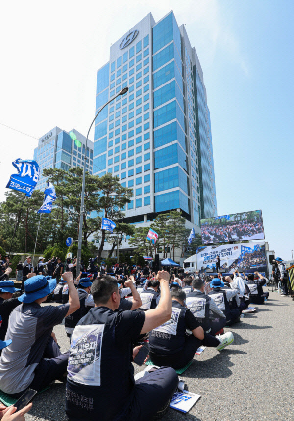 현대차·기아 노조, 30% 성과급에 로봇 도입 제한 '패키지 요구'