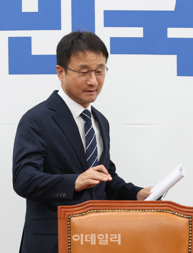 [포토]정책조정회의 참석하는 한병도 원내대표