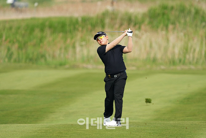 [포토] 권오상, 우승컵을 향한 집념샷
