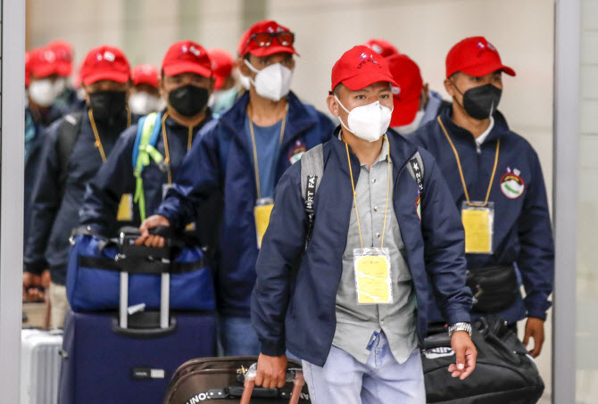 법무부, 계절근로자 인권보호 실태점검 중간 발표…84건 적발