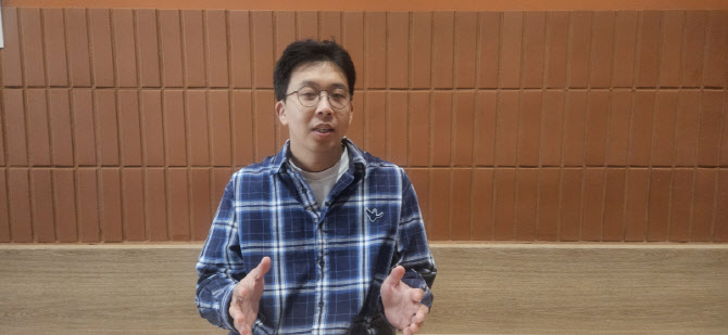 "혁신 기술 만들었지만 국내 인증 기준 없어 계약 불발"