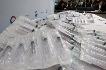 경찰, 주사기 매점매석 혐의 업체 10곳 수사 착수