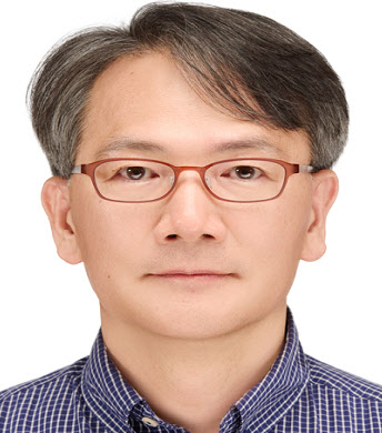 DNA로 가족 찾고, 영상으로 편견 깼다…입양 유공자 15명 포상