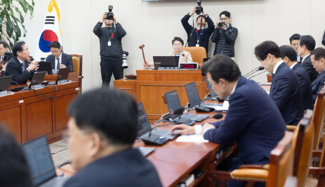 외환당국, 코인 해외송금 직접 모니터링…스테이블코인 국경간 이동도 관리