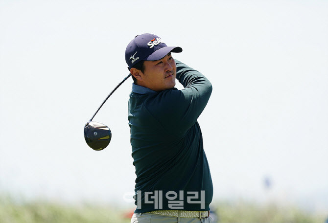 [포토] 고석완, 강한 타구로 날린다